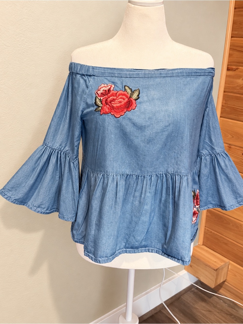 a.n.a Light Blue Off-Shoulder Chambray Top with Red Rose Embroidery size L